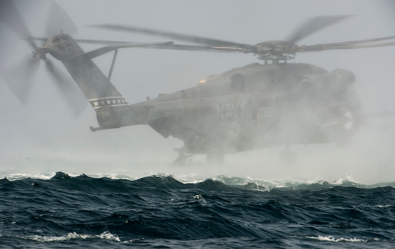 Illustration for article titled Watch This Giant MH-53E Sea Dragon Execute A Quick Stop